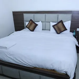Icy White Heaven Corporate Guest house *