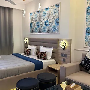 Suncatcher By Royal Reetreat * New Delhi