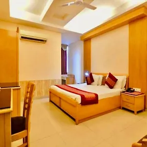 Clark Height Hotel 3*