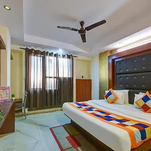 Hotel Re Pose Near Railway Station