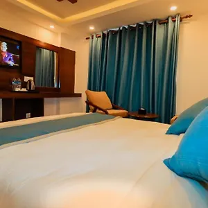 Jupiter Plaza Grand Hotel *