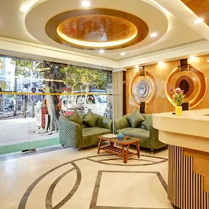 Just Renovated - Krishna Palace With Parking & Only 2 Mins Walk From Metro 4* New Delhi