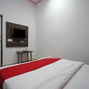 Hotel O White House 4*