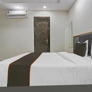 Townhouse Vip Grand Hotel