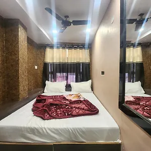 Hotel The Divine 3*
