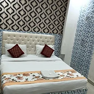 Royel Plaza Near Delhi Airport By Gross Group Hotel 3*