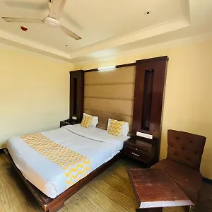 Ar Imperial - Nehru Enclave Luxury Couple Friendly *
