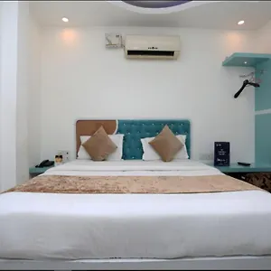 Private In Anoop, Paharganj Apartment