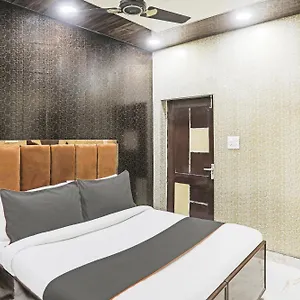 O Kashish Residency Near Model Town Metro Station Hotel New Delhi