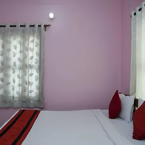 Hotel Oyo 8495 Royal Homes