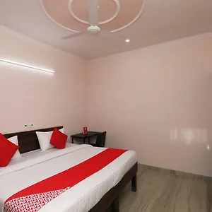 Hotel Oyo 40164 Kanchan Sadan New Delhi