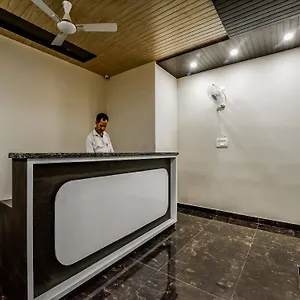 Oyo 18408 Twilight Hotel