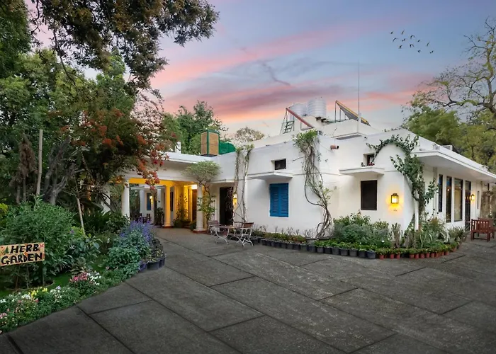 Lutyens Bungalow New Delhi photo