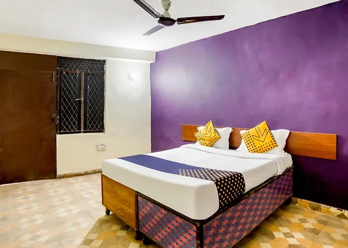 Spot On Hotel Harry'S 1 Near Select Citywalk Mall New Delhi photo