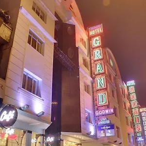 Grand Godwin - Complimentary Airport Pickup -near Ndls Railway Stn Otel