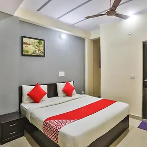 Flagship Diamond Deluxe Near Palam Metro Station