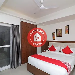 Oyo 37722 Silver Oak Luxury Comfort New Delhi