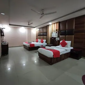 Guest house Hotel Tark Inn Near Igi Airport 4*
