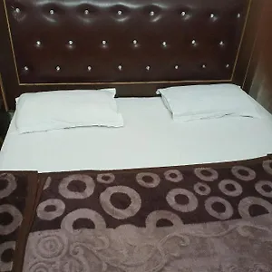 Hotel White Castle