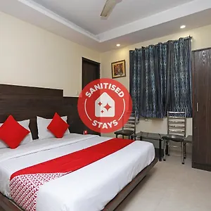 Hotel Oyo 2373 D 3*