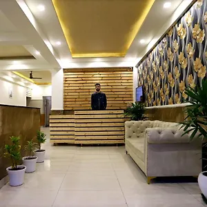 Neelgagan Hotel 3*