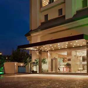 Hotel Ramada By Wyndham New Pitampura 3*