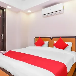 Oyo 16704 Greenhouse Hotel