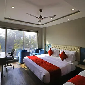 The Ivy Grand In Centre With Free Secured Parking Отель