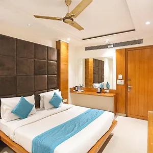 Fortuner Karol Bagh Just 1 Km From New Railway Station Hotel 4*