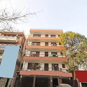 Oyo 87728 Shivam Residency New Delhi