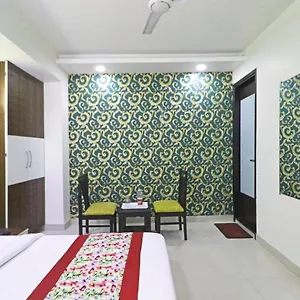Star - Delhi Airport Bed & Breakfast