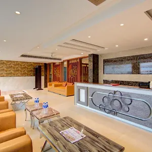 Hotel The Elevate - Near Delhi International Airport 4*