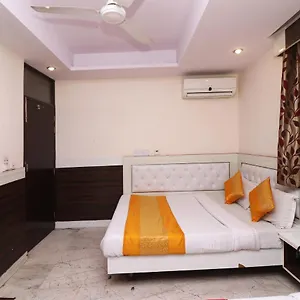 Hotel Oyo Flagship 12739 Mahesh New Delhi