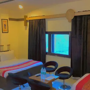 Fabstays-cottage Crown Plaza