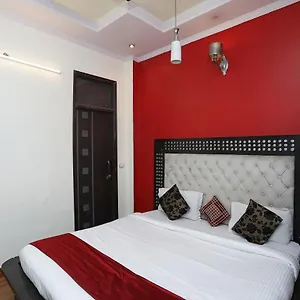Hotel Oyo The Castle Near M2k Cinemas Rohini New Delhi