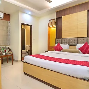 Hotel The Aster Karol Bagh Homely Atmosphere 3*