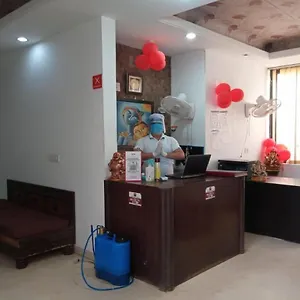 Oyo Singh Near Aravali Biodiversity Park 3* Gurgaon