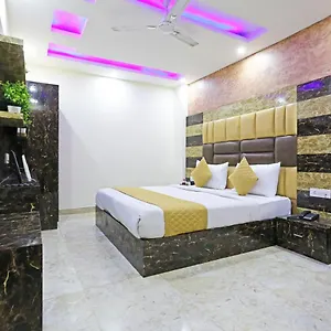 Grand La Casa Near Igi Airport Otel