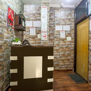 Oyo Perfect Near Rohini Sector 18 Metro Station Hotel New Delhi