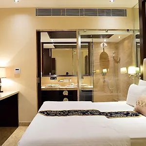 Emperor Palms Hotel