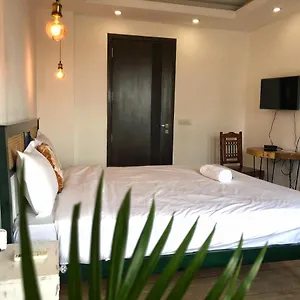 Avatar Living@ Greater Kailash 2 Bed & Breakfast