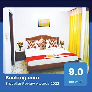 Roomshala 001 Iconic Residency 3*