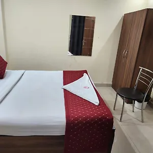 Cozy Cave Hotel 3*