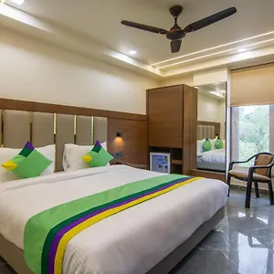 Hotel Treebo Royal Comfort New Delhi