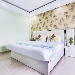 Hotel Roomshala 111 Cosy Nook - Hauz Khas New Delhi