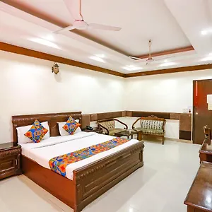 Hotel Fabhotel Clark Height Patel Nagar 3*