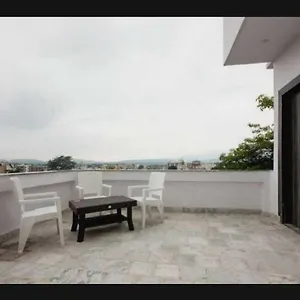 Oyo Raas Near Nawada Metro Station New Delhi