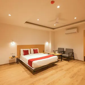 Gt At Delhi Airport Hotel 4*