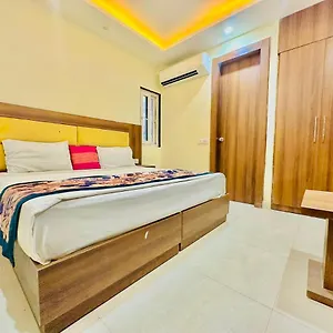 Glace Near Igi International Airport 3*