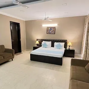 Abode Residency Safdarjung Enclave Near U S Embassy Delhi 3*